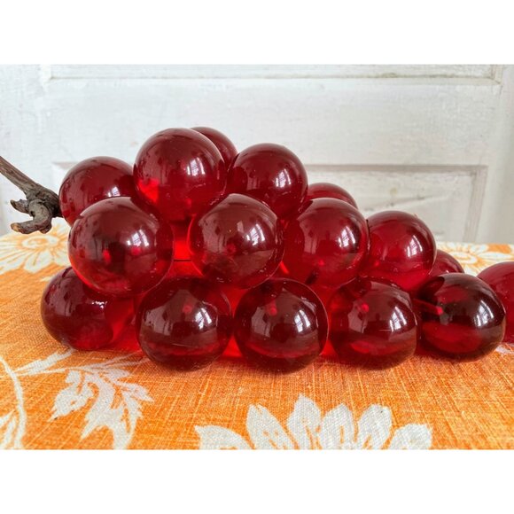 Vintage MCM Large Red Lucite Grapes Sculpture - Picture 9 of 12